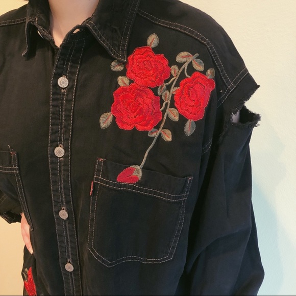 LAST CHANCE 🚨 Vintage embroidered button up - Picture 2 of 7